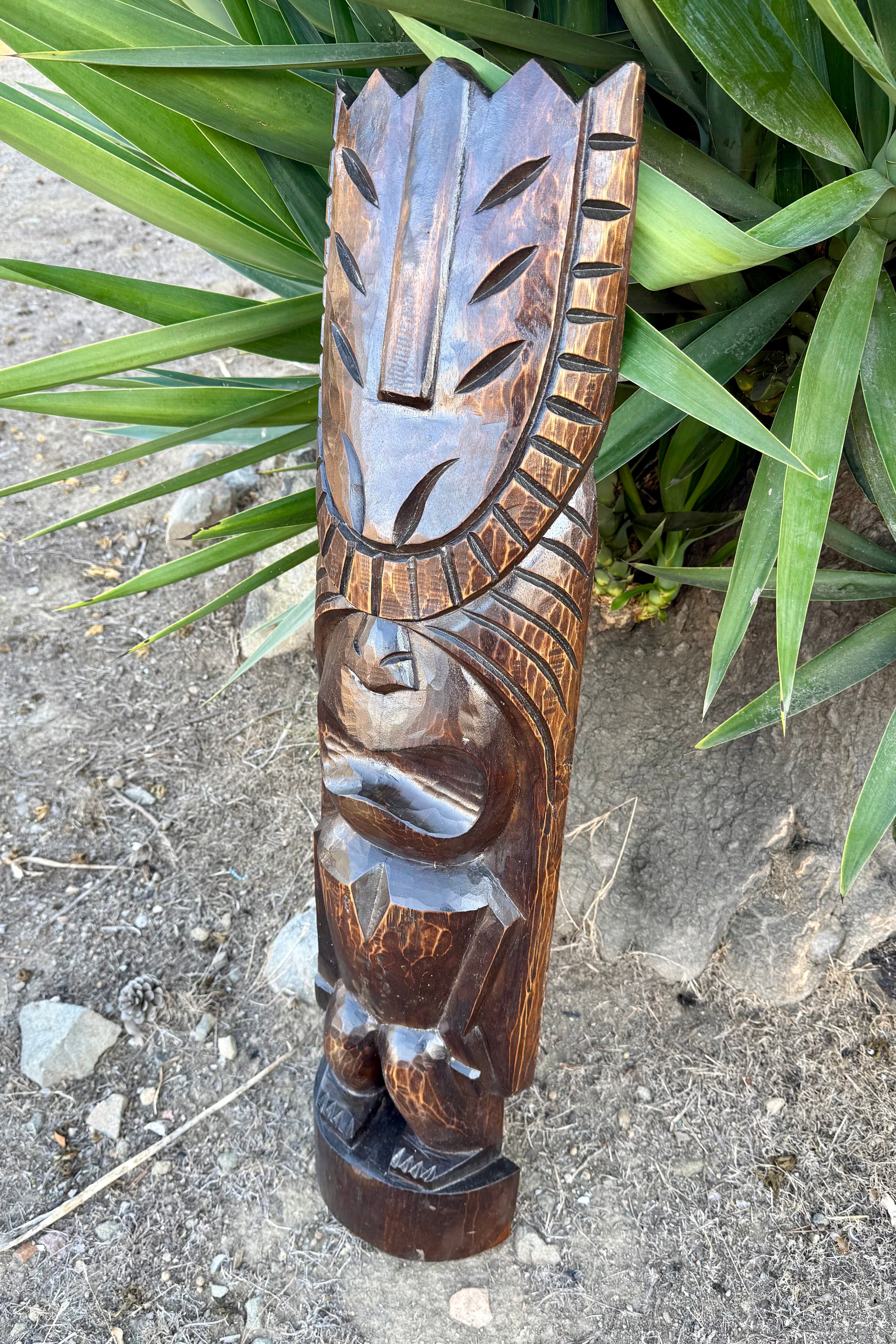 kanaloa half statue left