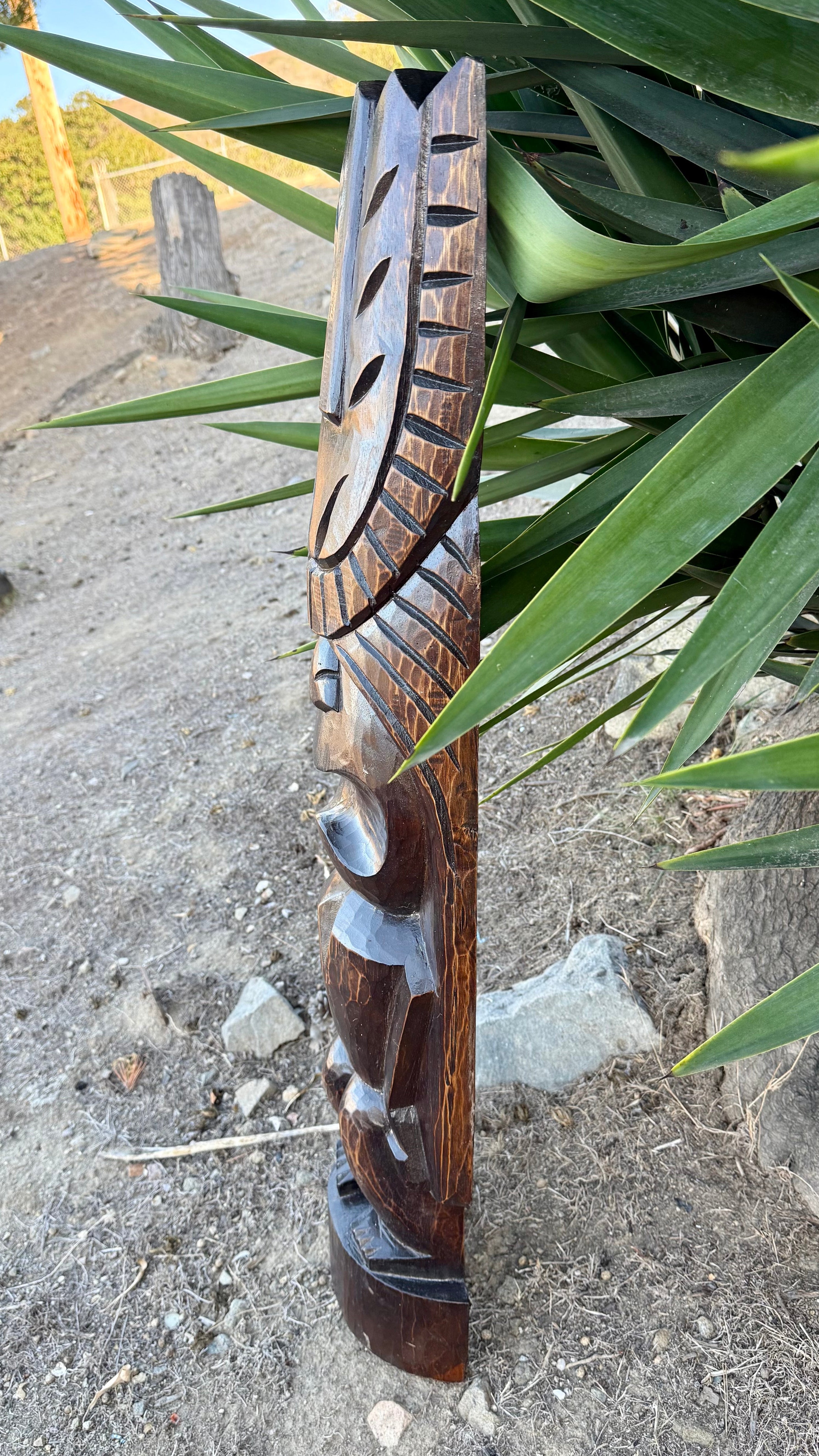 kanaloa half statue side view