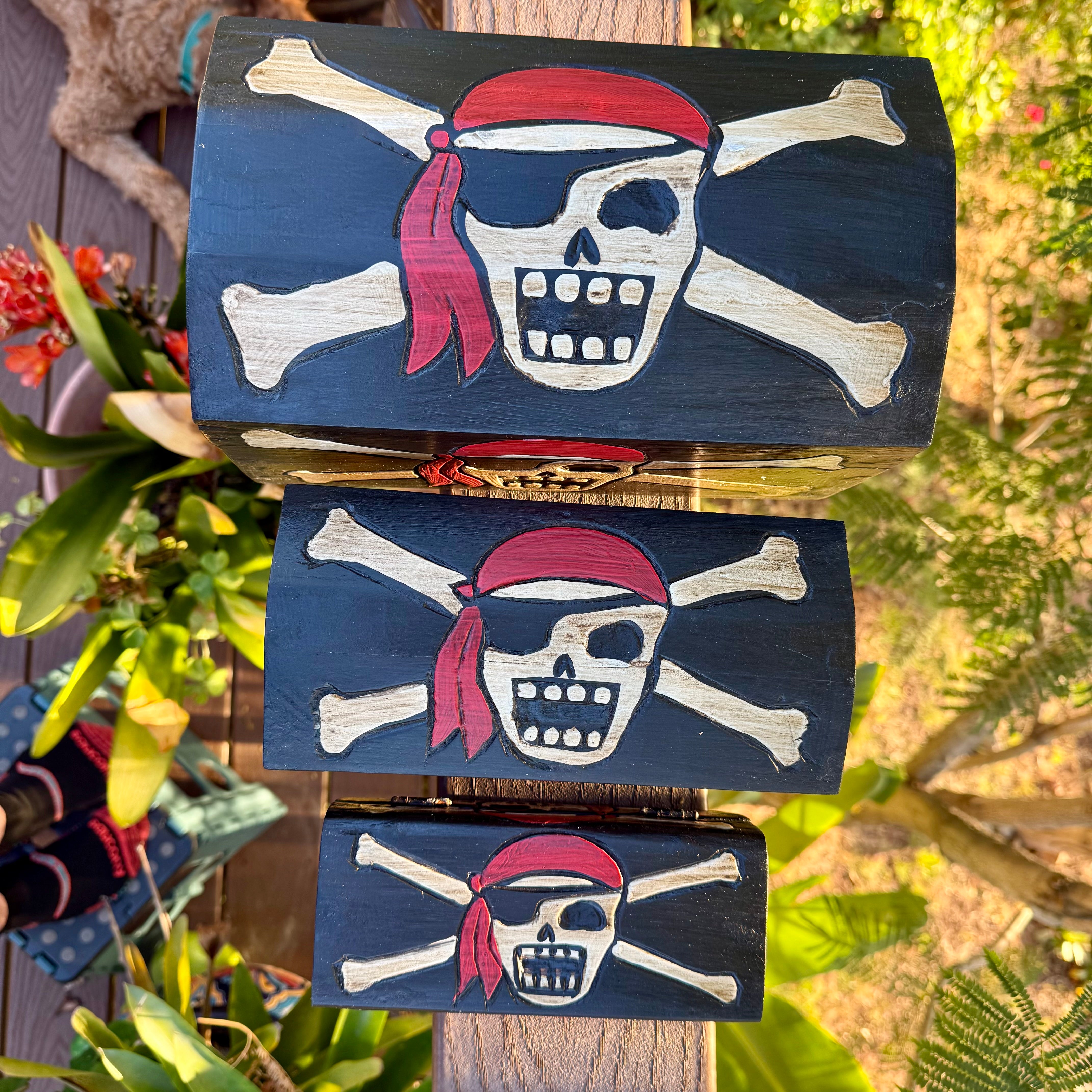 skull & crossbones nesting chests
