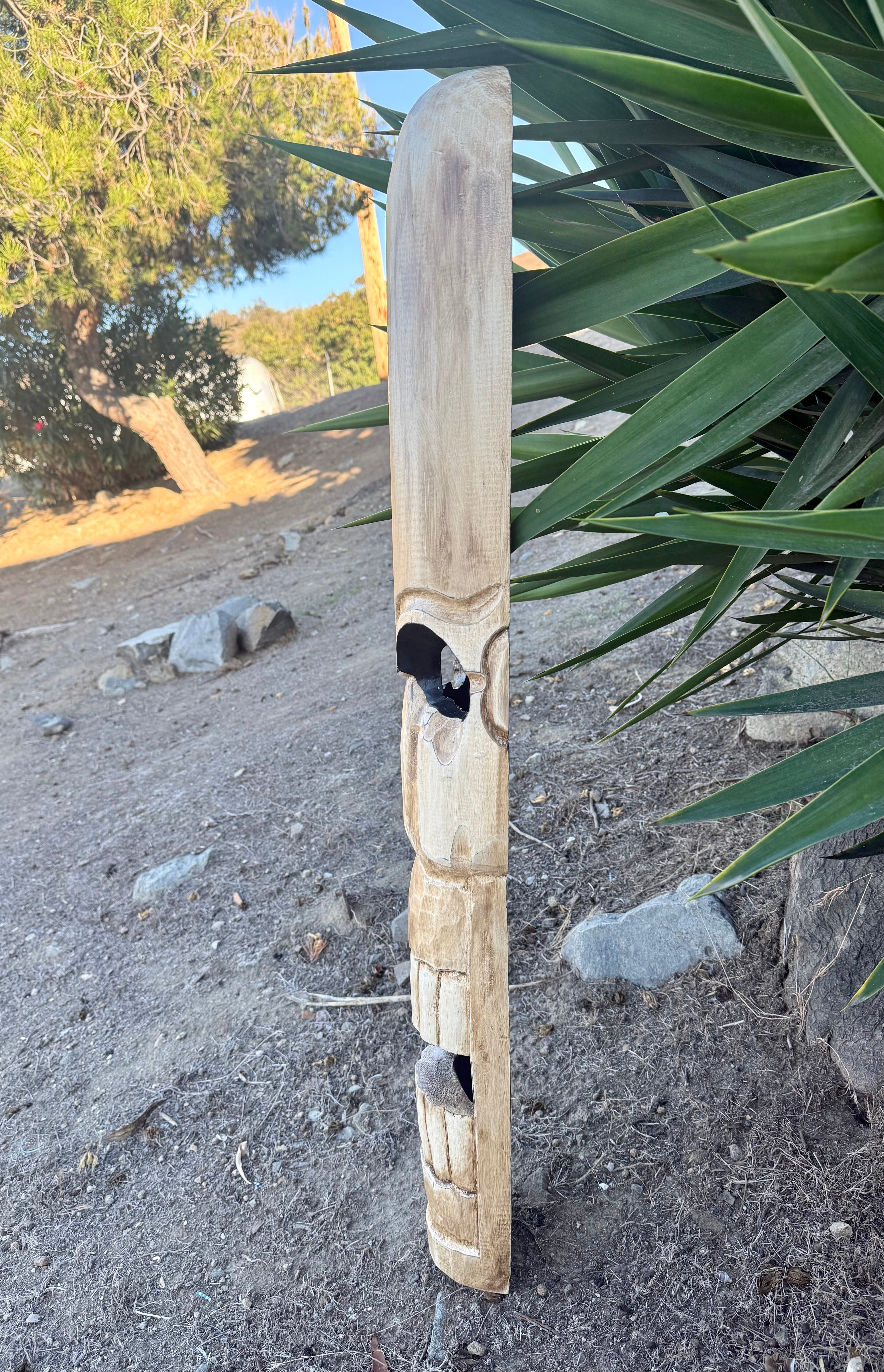 skull tiki mask right